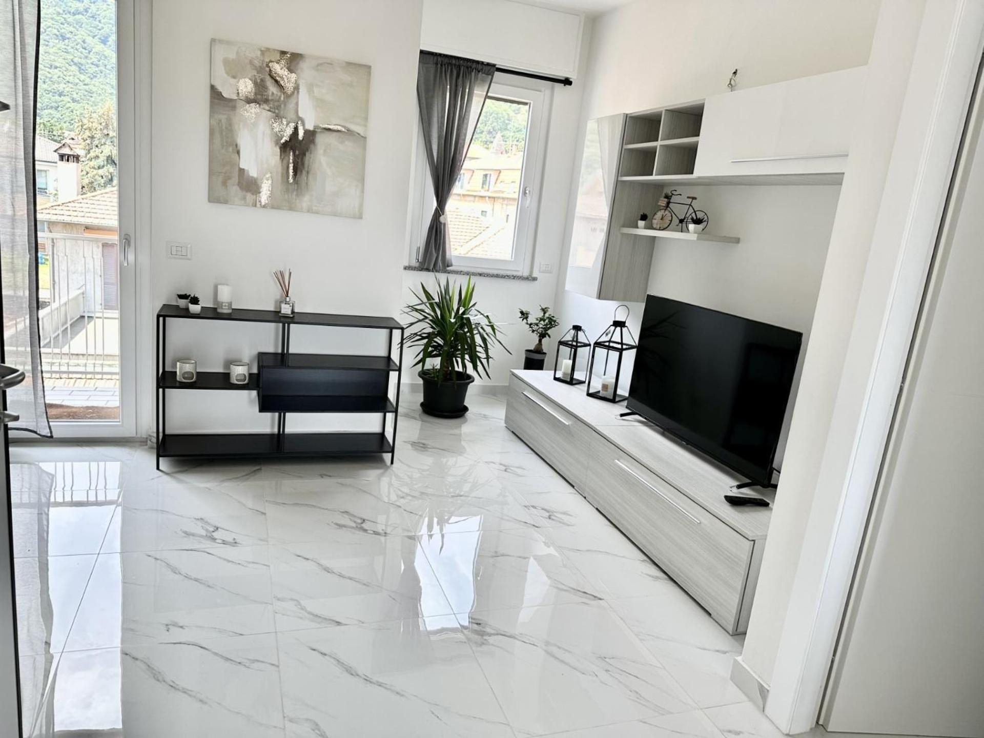 Apartmán Casa La Rosa Lesa Exteriér fotografie